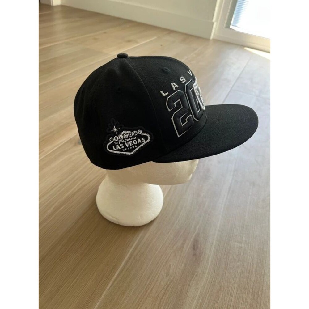 Baseball Caps - Picture 4 of 11